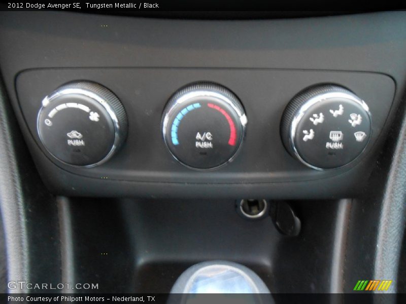 Controls of 2012 Avenger SE