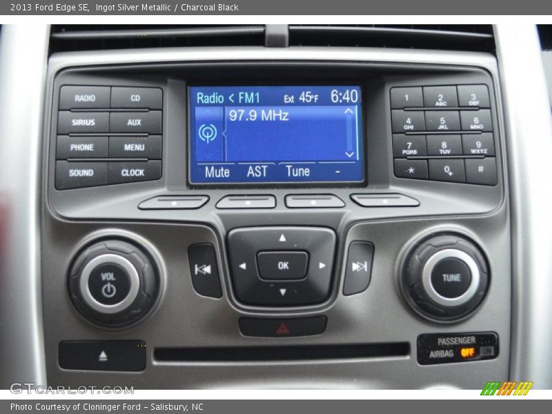 Ingot Silver Metallic / Charcoal Black 2013 Ford Edge SE