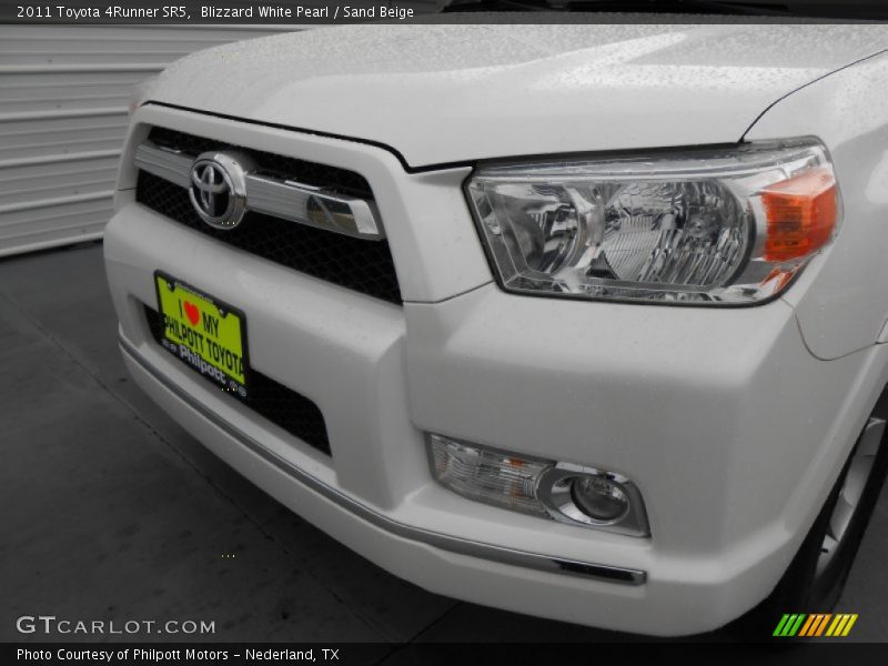 Blizzard White Pearl / Sand Beige 2011 Toyota 4Runner SR5