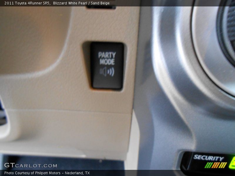 Blizzard White Pearl / Sand Beige 2011 Toyota 4Runner SR5