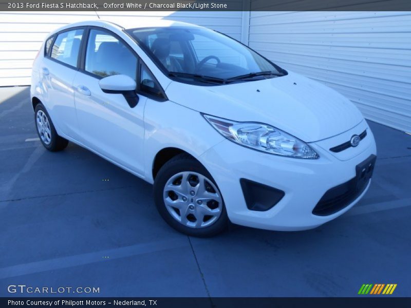 Oxford White / Charcoal Black/Light Stone 2013 Ford Fiesta S Hatchback