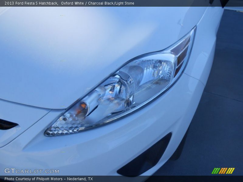 Oxford White / Charcoal Black/Light Stone 2013 Ford Fiesta S Hatchback