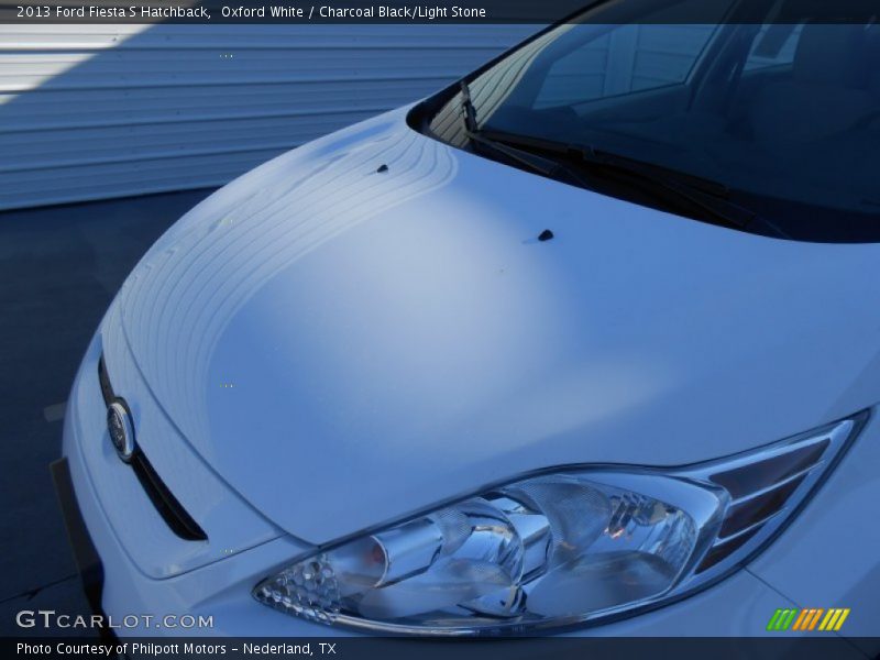 Oxford White / Charcoal Black/Light Stone 2013 Ford Fiesta S Hatchback