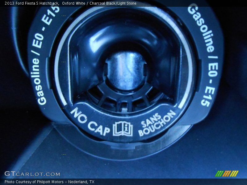 Oxford White / Charcoal Black/Light Stone 2013 Ford Fiesta S Hatchback