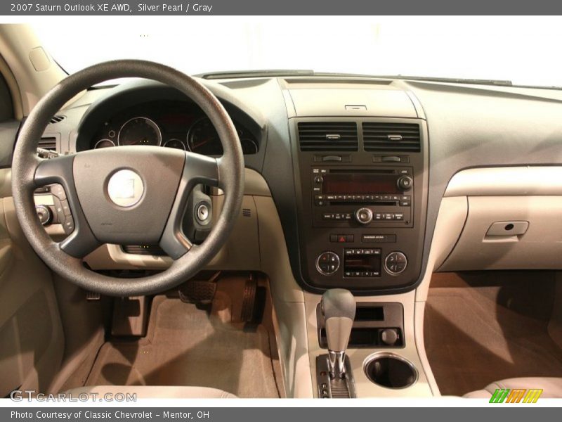 Silver Pearl / Gray 2007 Saturn Outlook XE AWD
