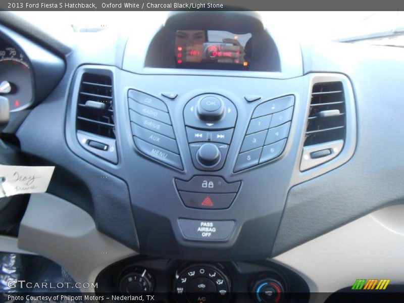 Oxford White / Charcoal Black/Light Stone 2013 Ford Fiesta S Hatchback