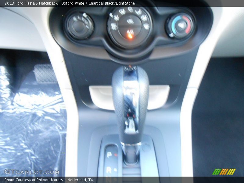 Oxford White / Charcoal Black/Light Stone 2013 Ford Fiesta S Hatchback