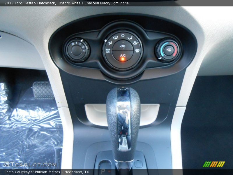 Oxford White / Charcoal Black/Light Stone 2013 Ford Fiesta S Hatchback