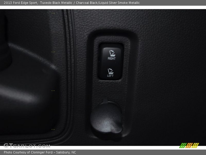 Tuxedo Black Metallic / Charcoal Black/Liquid Silver Smoke Metallic 2013 Ford Edge Sport