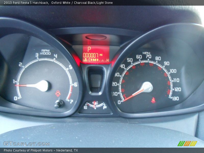 Oxford White / Charcoal Black/Light Stone 2013 Ford Fiesta S Hatchback