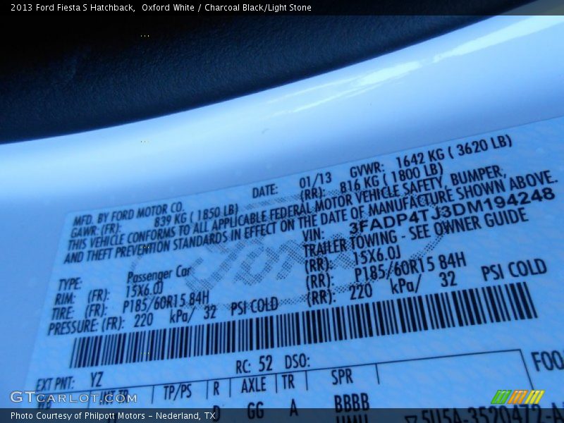 Oxford White / Charcoal Black/Light Stone 2013 Ford Fiesta S Hatchback