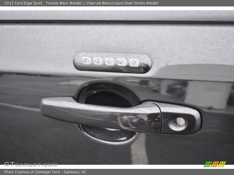 Tuxedo Black Metallic / Charcoal Black/Liquid Silver Smoke Metallic 2013 Ford Edge Sport
