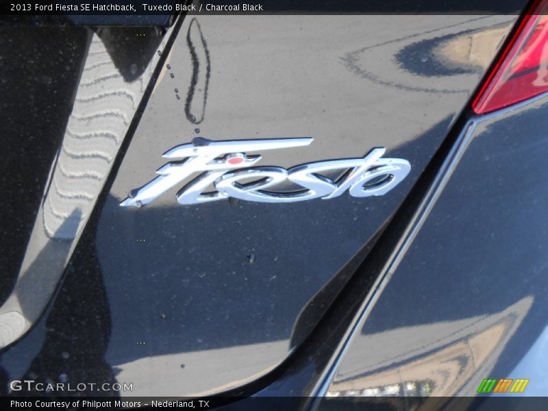 Tuxedo Black / Charcoal Black 2013 Ford Fiesta SE Hatchback