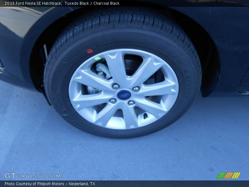 Tuxedo Black / Charcoal Black 2013 Ford Fiesta SE Hatchback