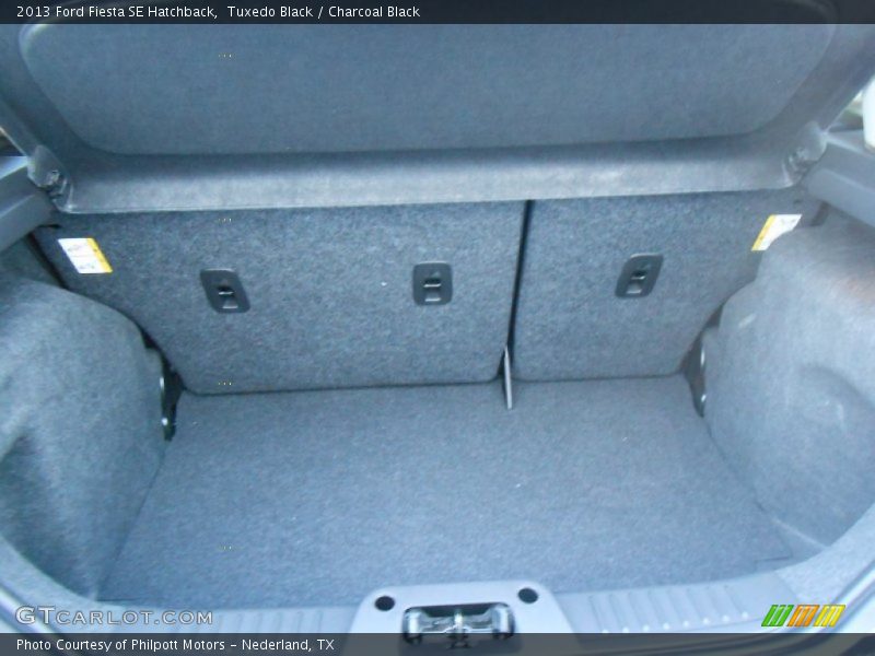 Tuxedo Black / Charcoal Black 2013 Ford Fiesta SE Hatchback