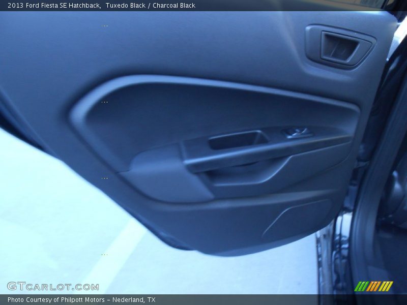 Tuxedo Black / Charcoal Black 2013 Ford Fiesta SE Hatchback