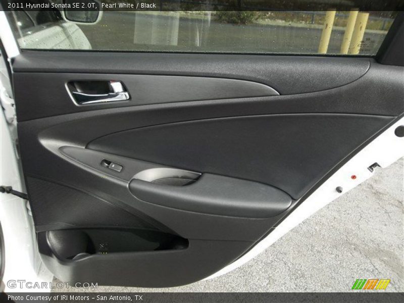 Pearl White / Black 2011 Hyundai Sonata SE 2.0T