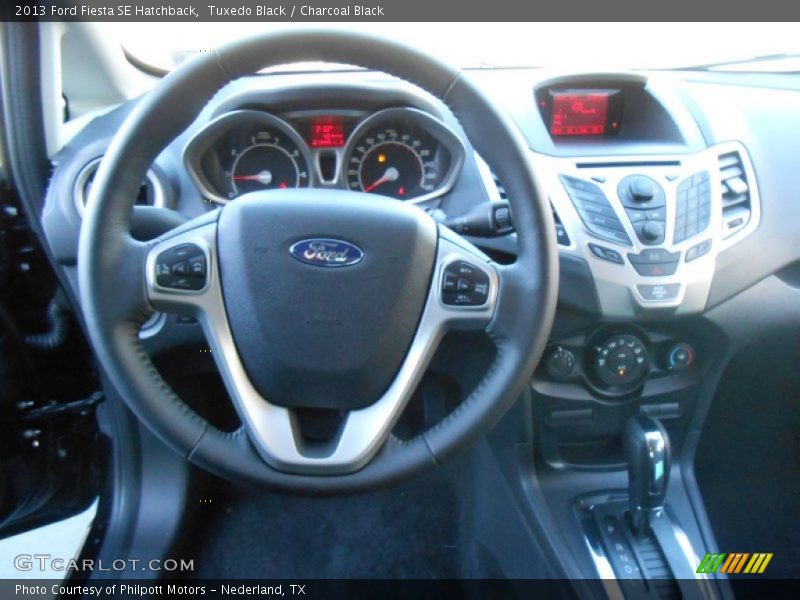 Tuxedo Black / Charcoal Black 2013 Ford Fiesta SE Hatchback