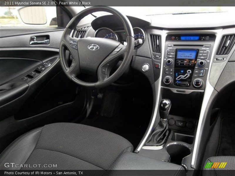 Pearl White / Black 2011 Hyundai Sonata SE 2.0T
