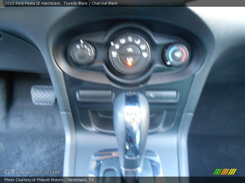 Tuxedo Black / Charcoal Black 2013 Ford Fiesta SE Hatchback