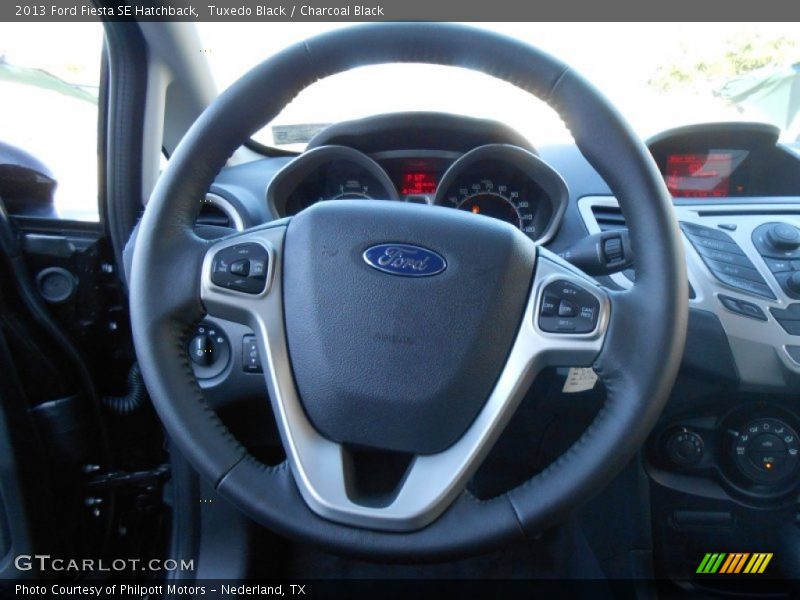 Tuxedo Black / Charcoal Black 2013 Ford Fiesta SE Hatchback