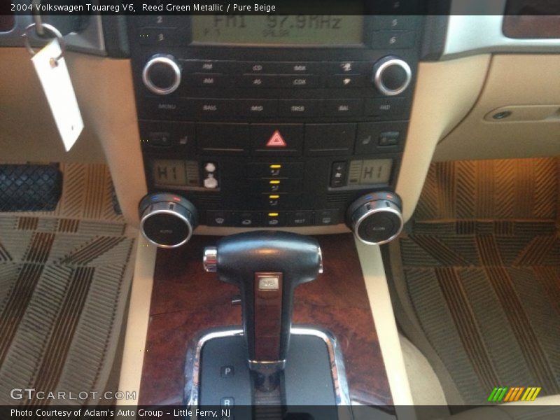 Reed Green Metallic / Pure Beige 2004 Volkswagen Touareg V6
