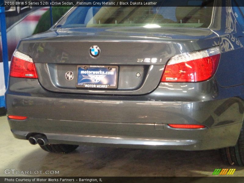Platinum Grey Metallic / Black Dakota Leather 2010 BMW 5 Series 528i xDrive Sedan