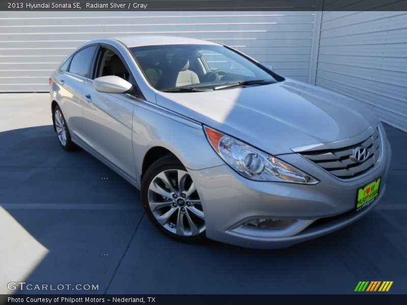 Radiant Silver / Gray 2013 Hyundai Sonata SE