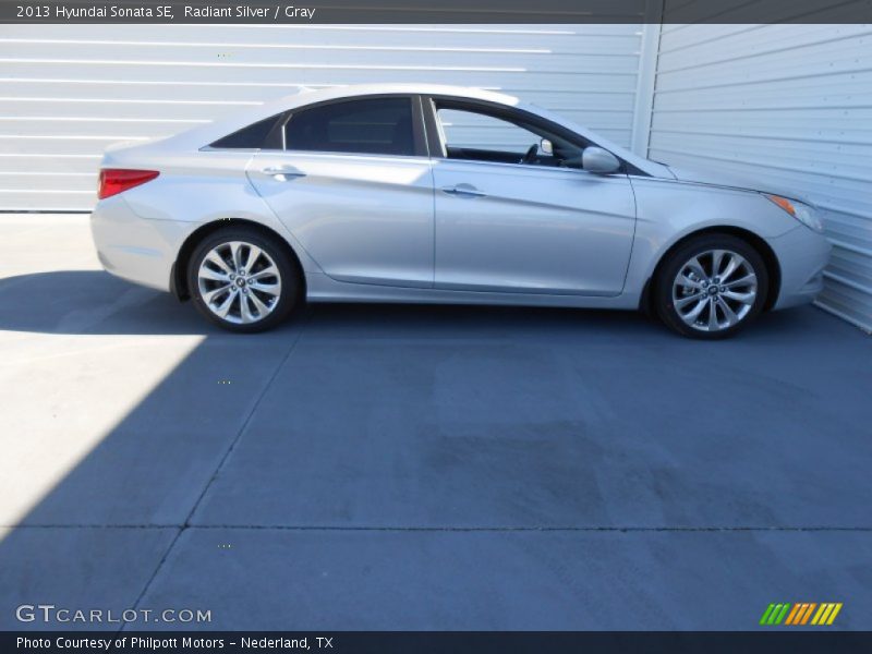 Radiant Silver / Gray 2013 Hyundai Sonata SE