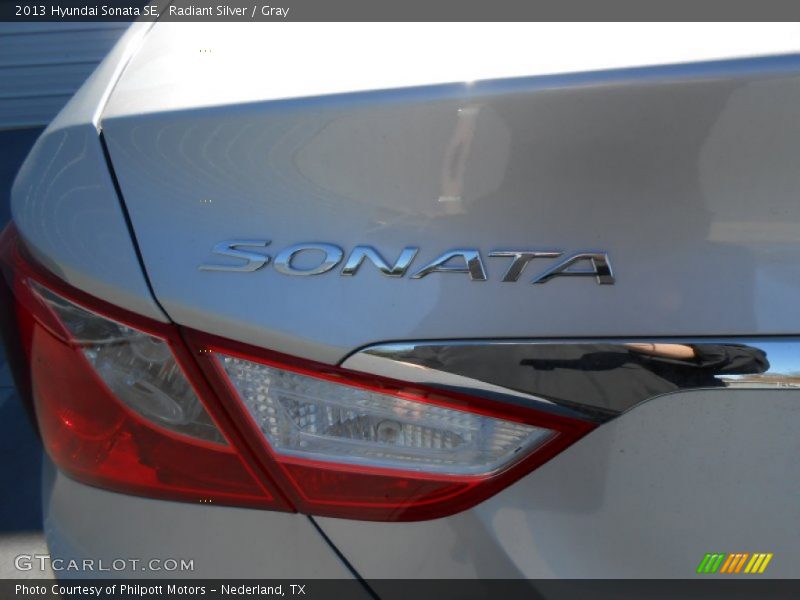 Radiant Silver / Gray 2013 Hyundai Sonata SE