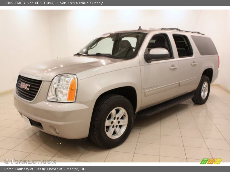 Front 3/4 View of 2009 Yukon XL SLT 4x4