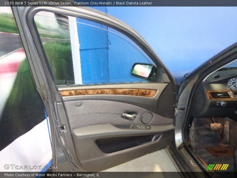 Platinum Grey Metallic / Black Dakota Leather 2010 BMW 5 Series 528i xDrive Sedan