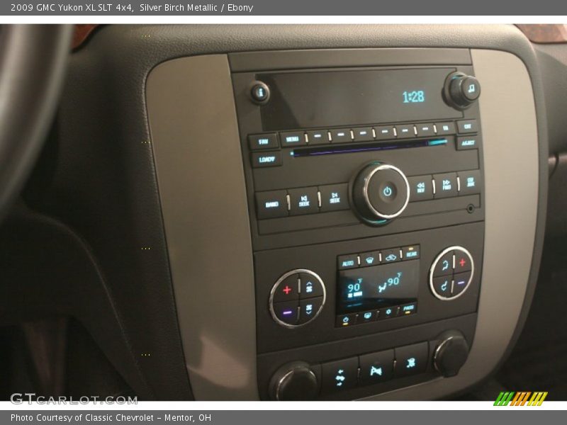 Silver Birch Metallic / Ebony 2009 GMC Yukon XL SLT 4x4