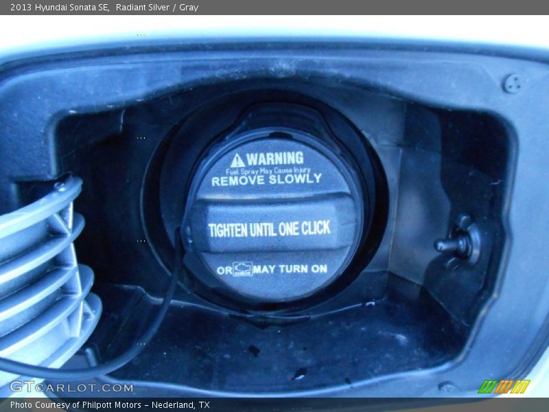 Radiant Silver / Gray 2013 Hyundai Sonata SE
