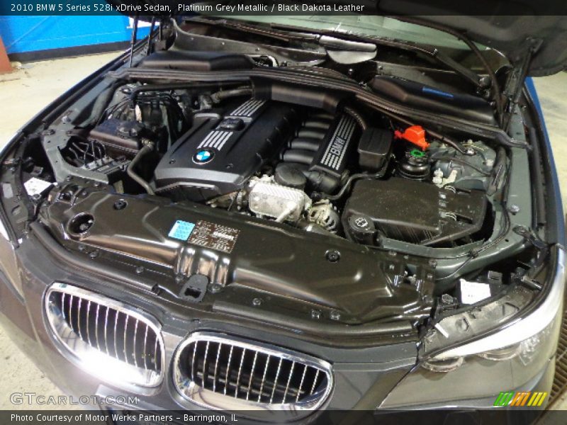 Platinum Grey Metallic / Black Dakota Leather 2010 BMW 5 Series 528i xDrive Sedan