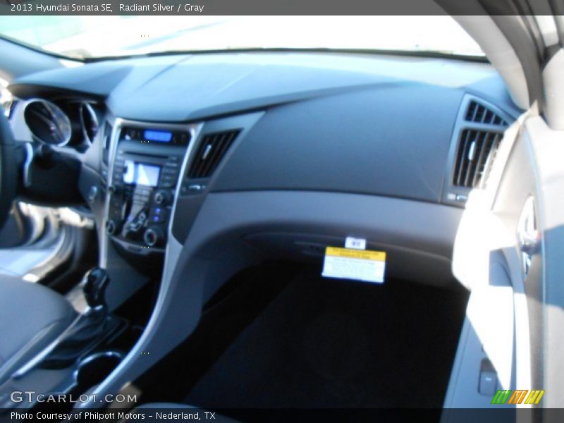 Radiant Silver / Gray 2013 Hyundai Sonata SE