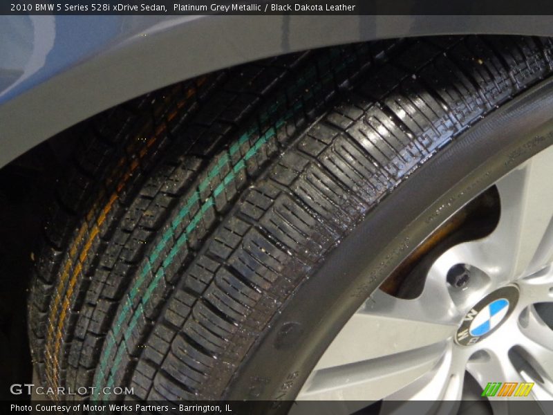 Platinum Grey Metallic / Black Dakota Leather 2010 BMW 5 Series 528i xDrive Sedan