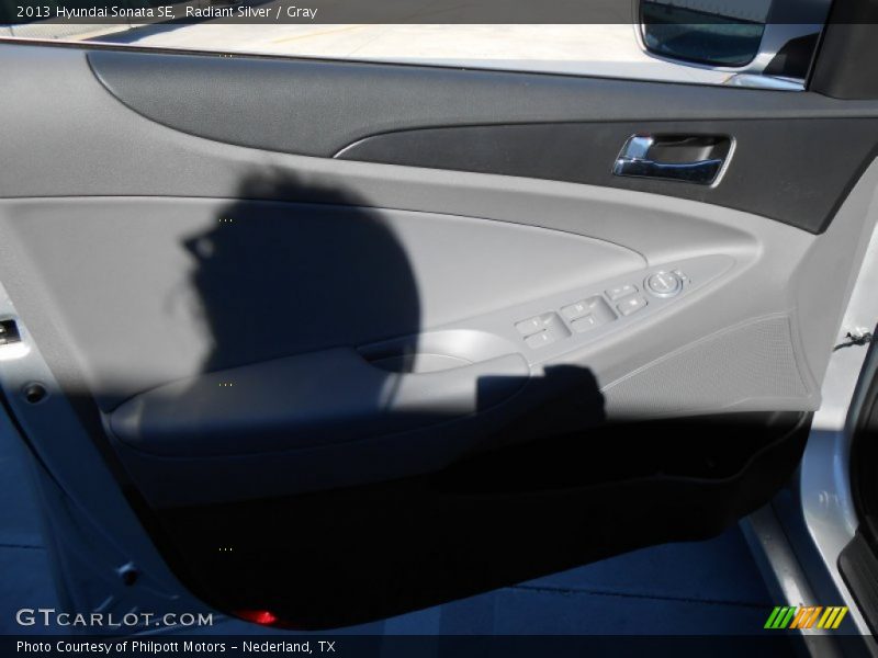 Radiant Silver / Gray 2013 Hyundai Sonata SE