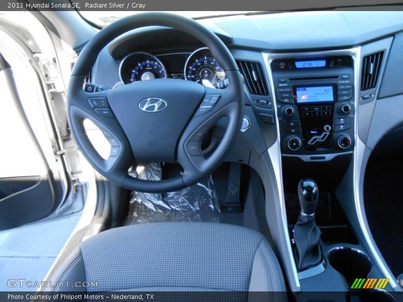 Radiant Silver / Gray 2013 Hyundai Sonata SE