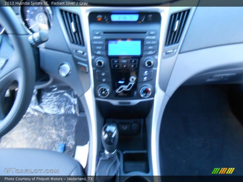 Radiant Silver / Gray 2013 Hyundai Sonata SE