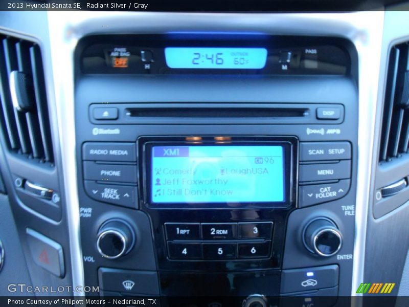 Radiant Silver / Gray 2013 Hyundai Sonata SE