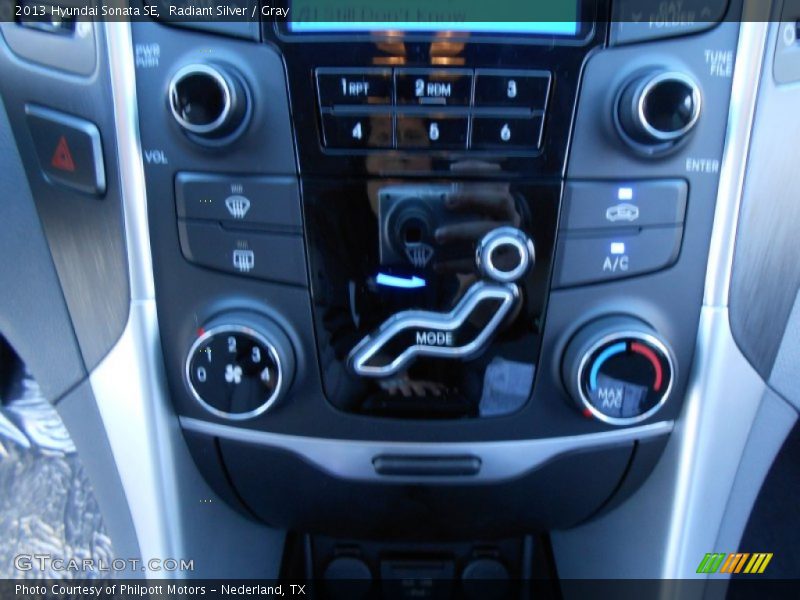 Radiant Silver / Gray 2013 Hyundai Sonata SE
