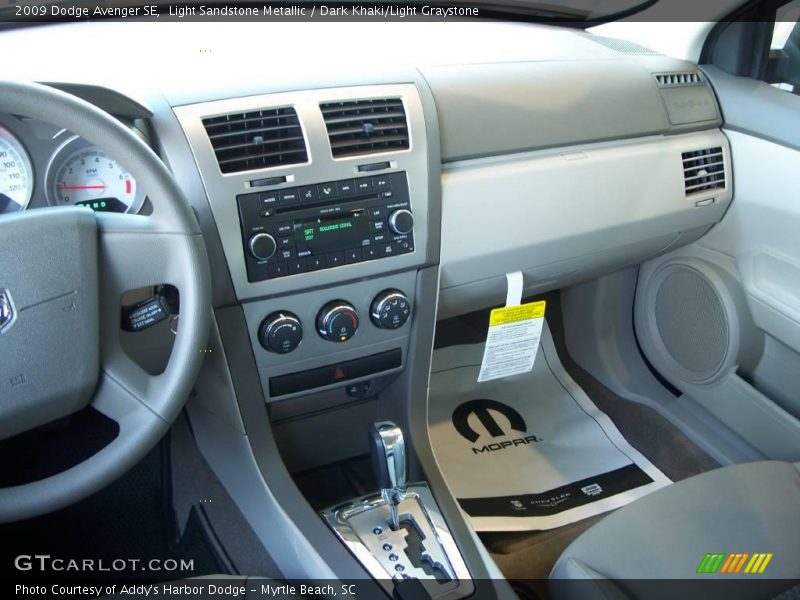 Light Sandstone Metallic / Dark Khaki/Light Graystone 2009 Dodge Avenger SE