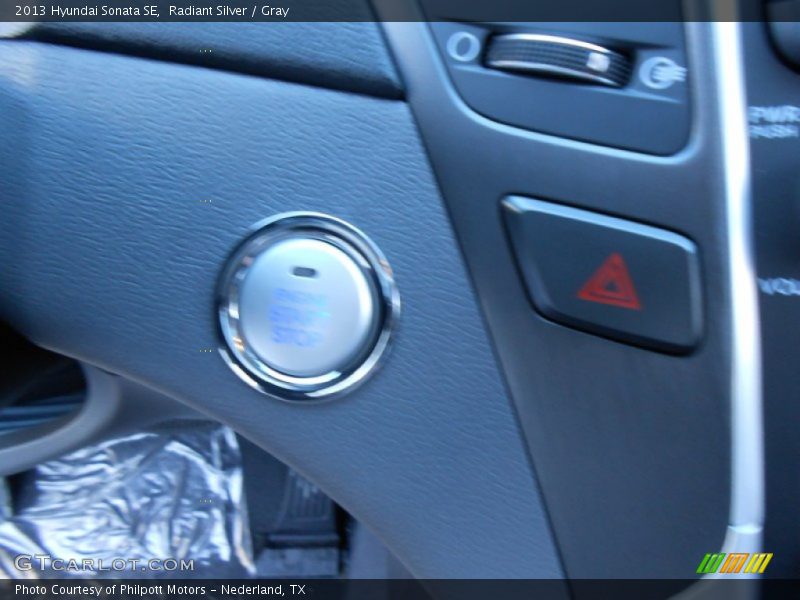 Radiant Silver / Gray 2013 Hyundai Sonata SE