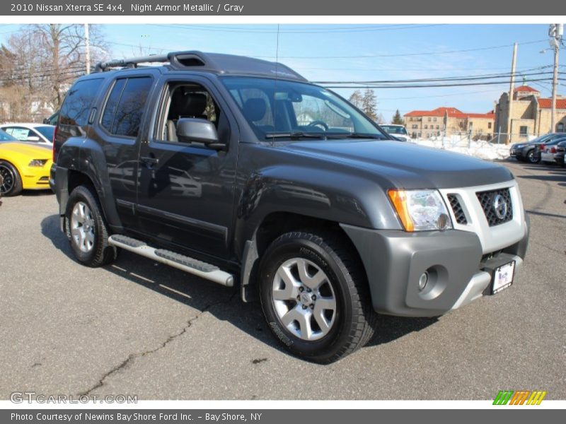 Front 3/4 View of 2010 Xterra SE 4x4