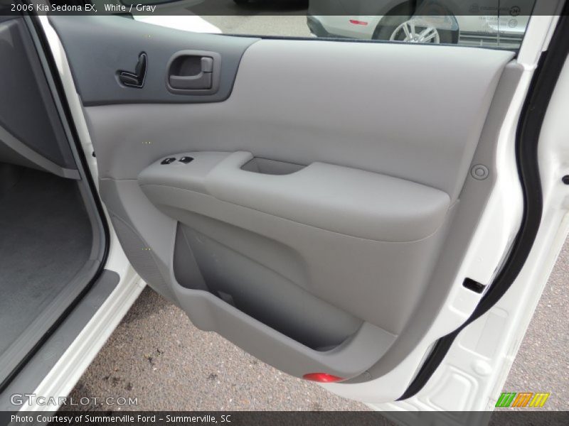 White / Gray 2006 Kia Sedona EX