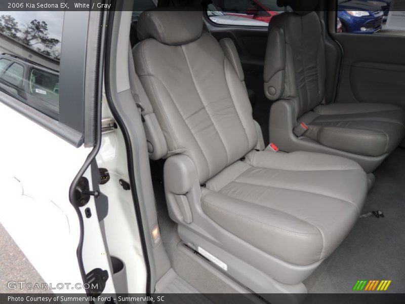 White / Gray 2006 Kia Sedona EX