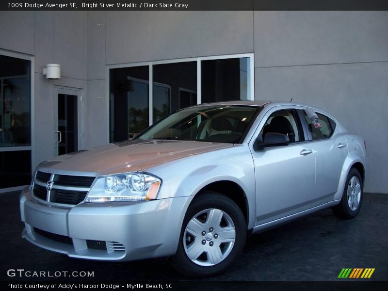 Bright Silver Metallic / Dark Slate Gray 2009 Dodge Avenger SE