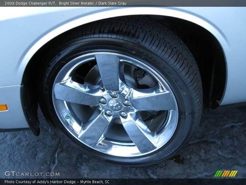 Bright Silver Metallic / Dark Slate Gray 2009 Dodge Challenger R/T