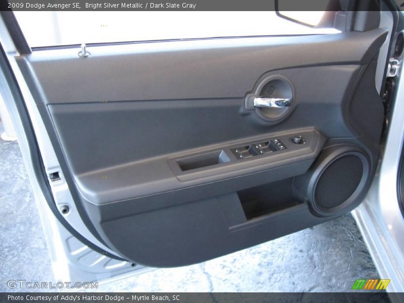Bright Silver Metallic / Dark Slate Gray 2009 Dodge Avenger SE